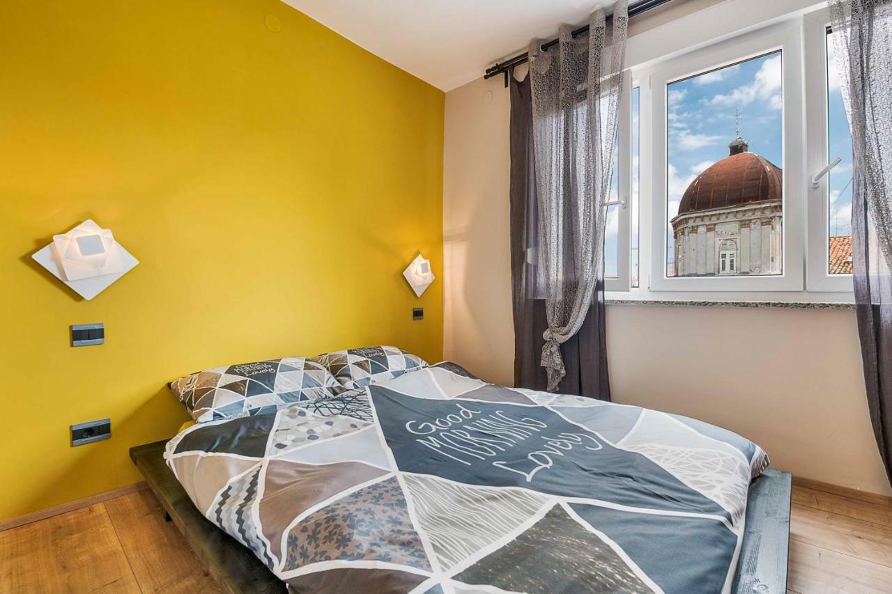 Oz - Centre Of - Free Parking Appartement